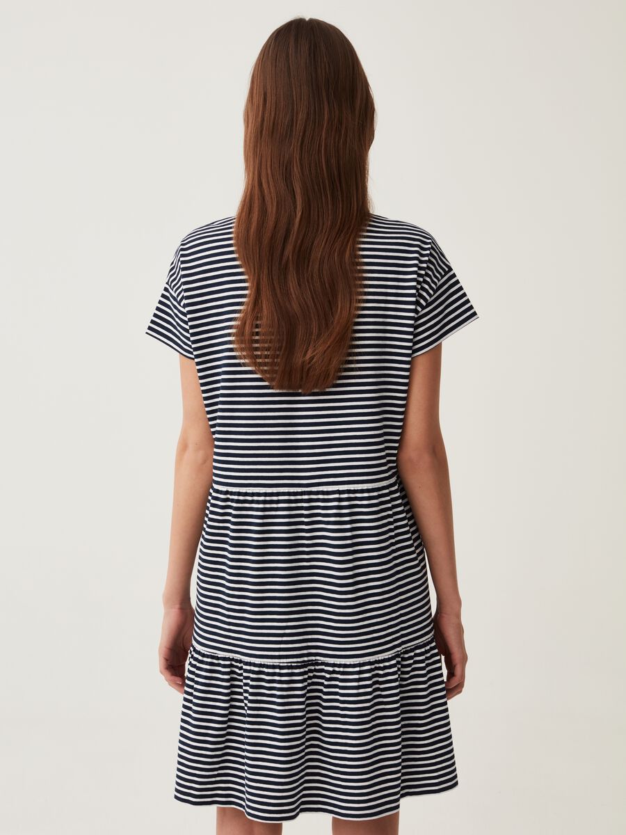 Tiered dress with striped pattern_2