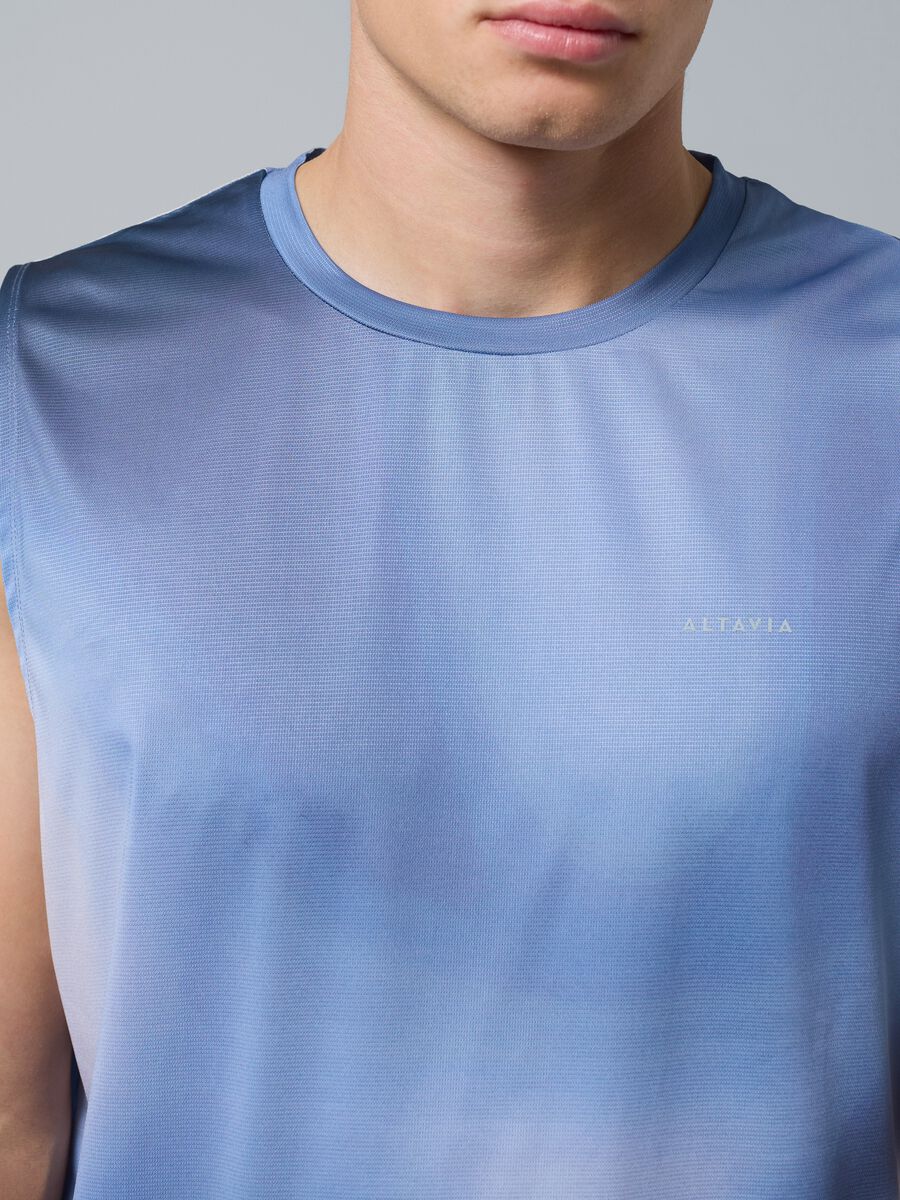 Hellblaues ALTAVIA COURT Tanktop aus Stretchmaterial mit Tie-Dye-Effekt_2