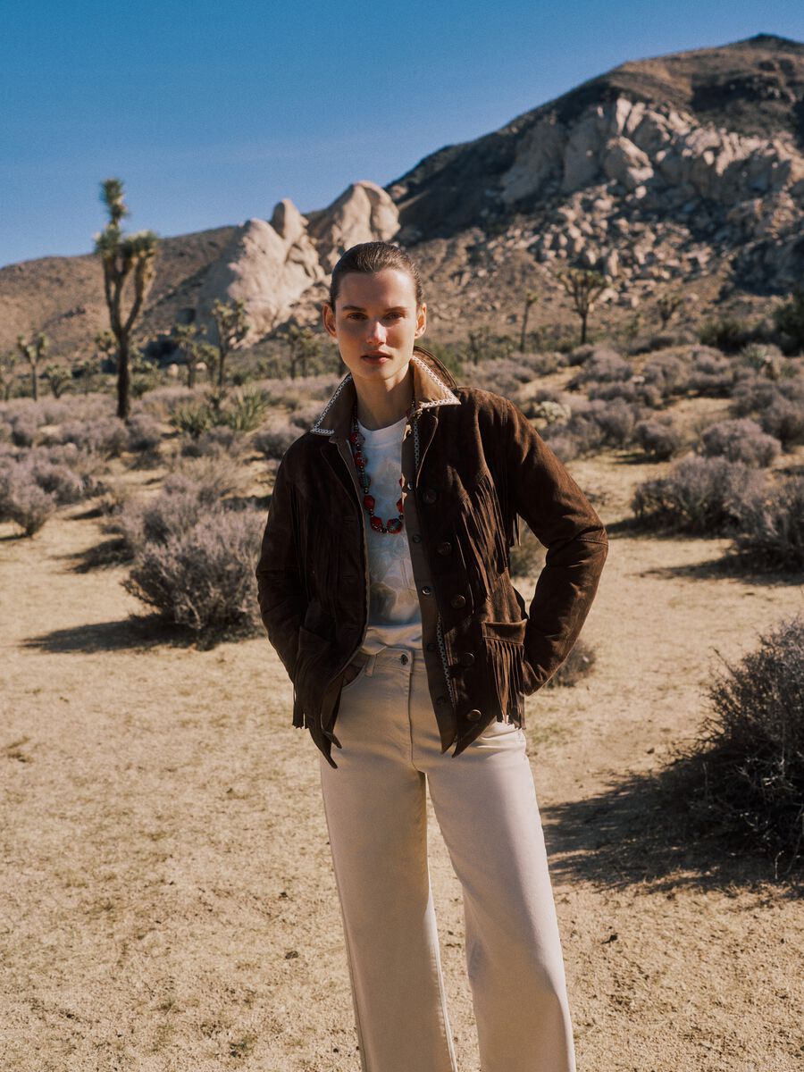 Colar vermelho com contas e detalhes &eacute;tnicos_2