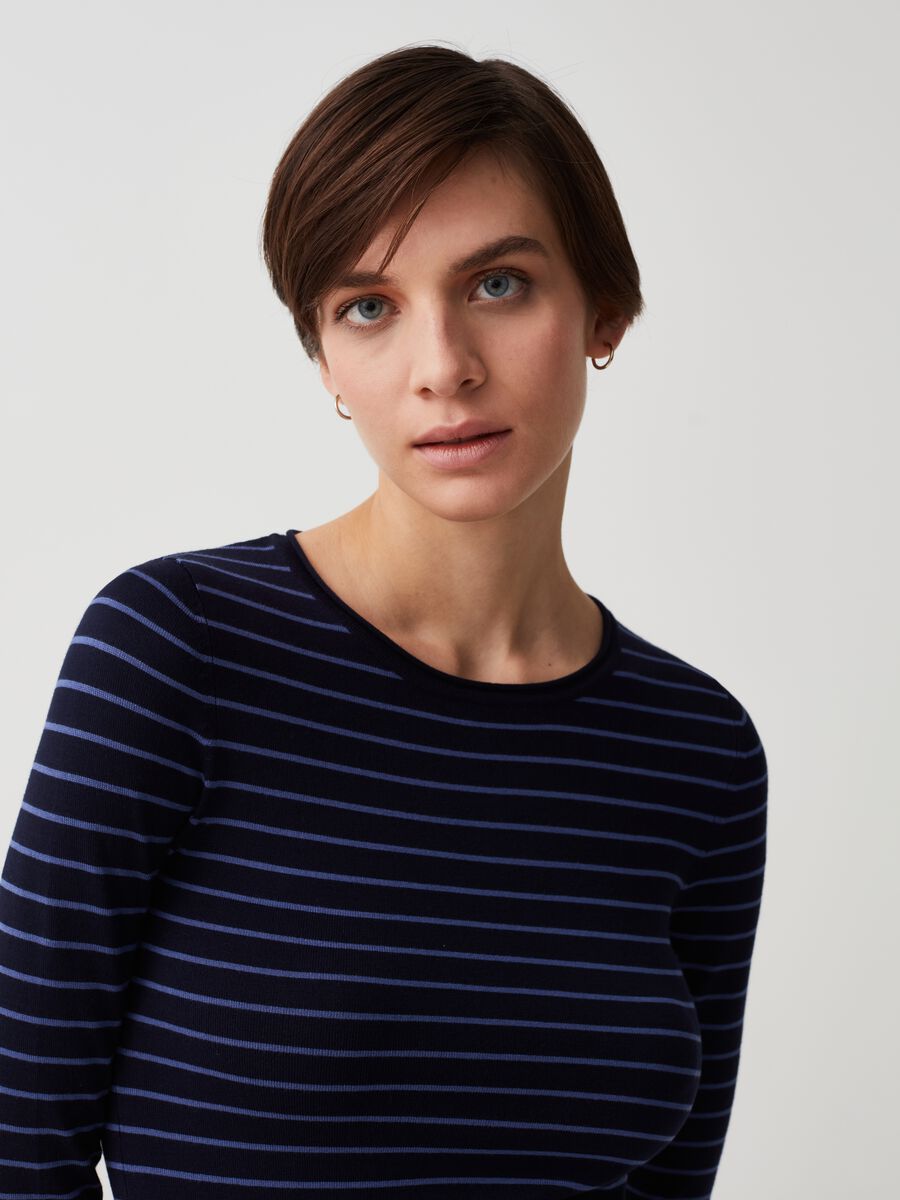 Long-sleeved top with striped pattern_0