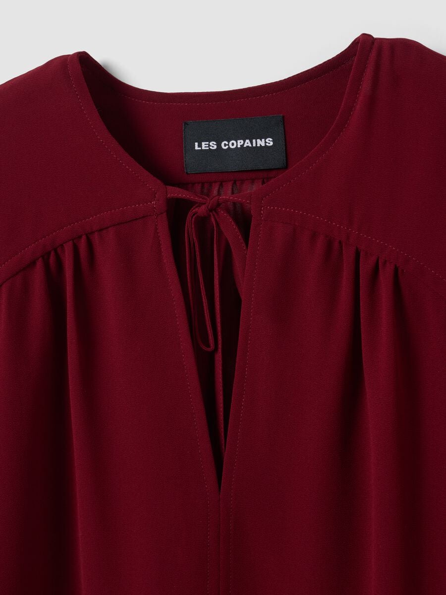 Red regular-fit blouse with V-neck and tie detail_1