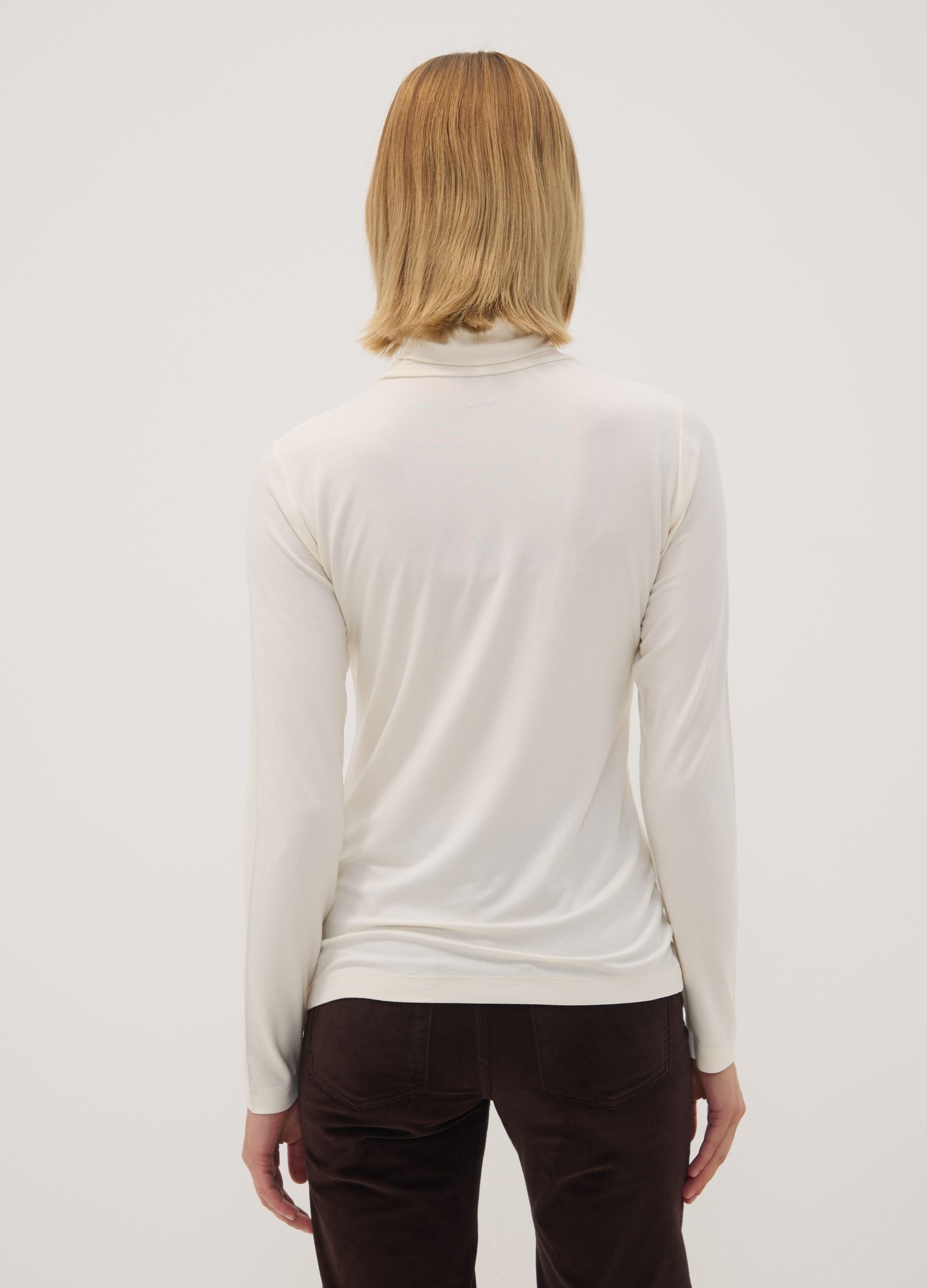 White stretch viscose top with mock neck, regular fit