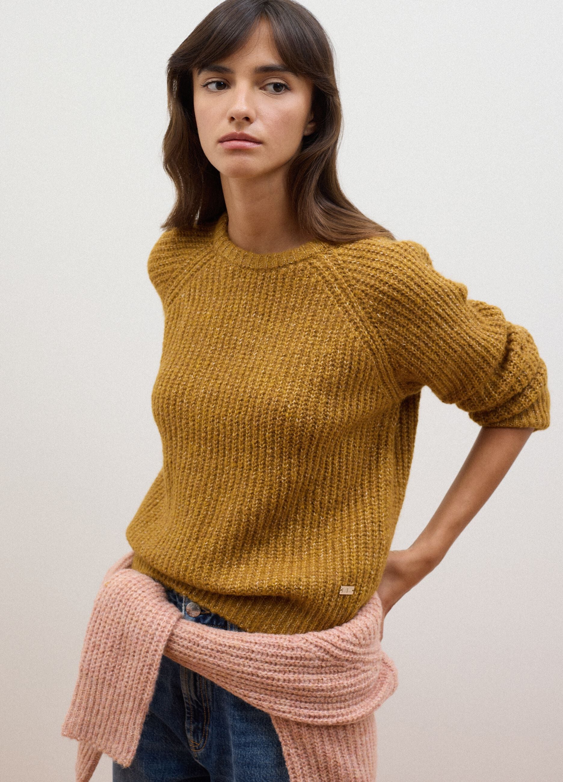 Gelber Rippstrickpullover aus elastischer Wolle, Regular Fit