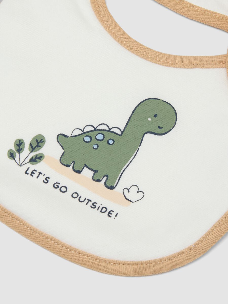 2-pack beige dinosaur print bibs in pure organic cotton_2