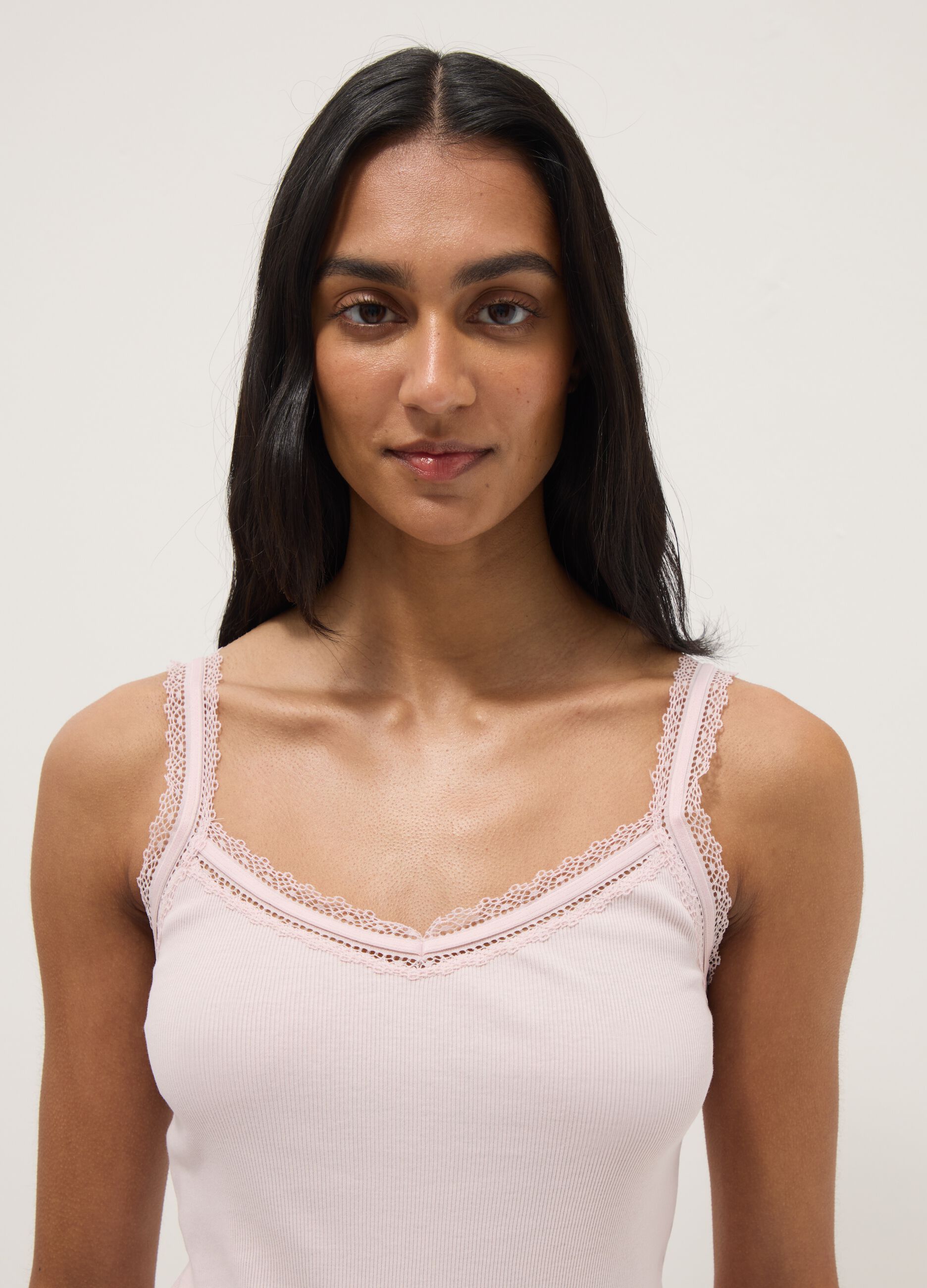Regular fit pink pure cotton vest with lace trim