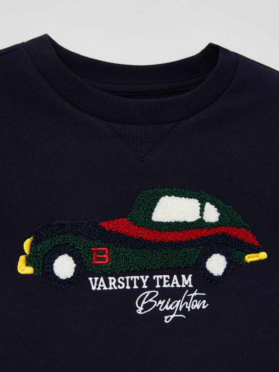 Sweatshirt with vintage car design_2