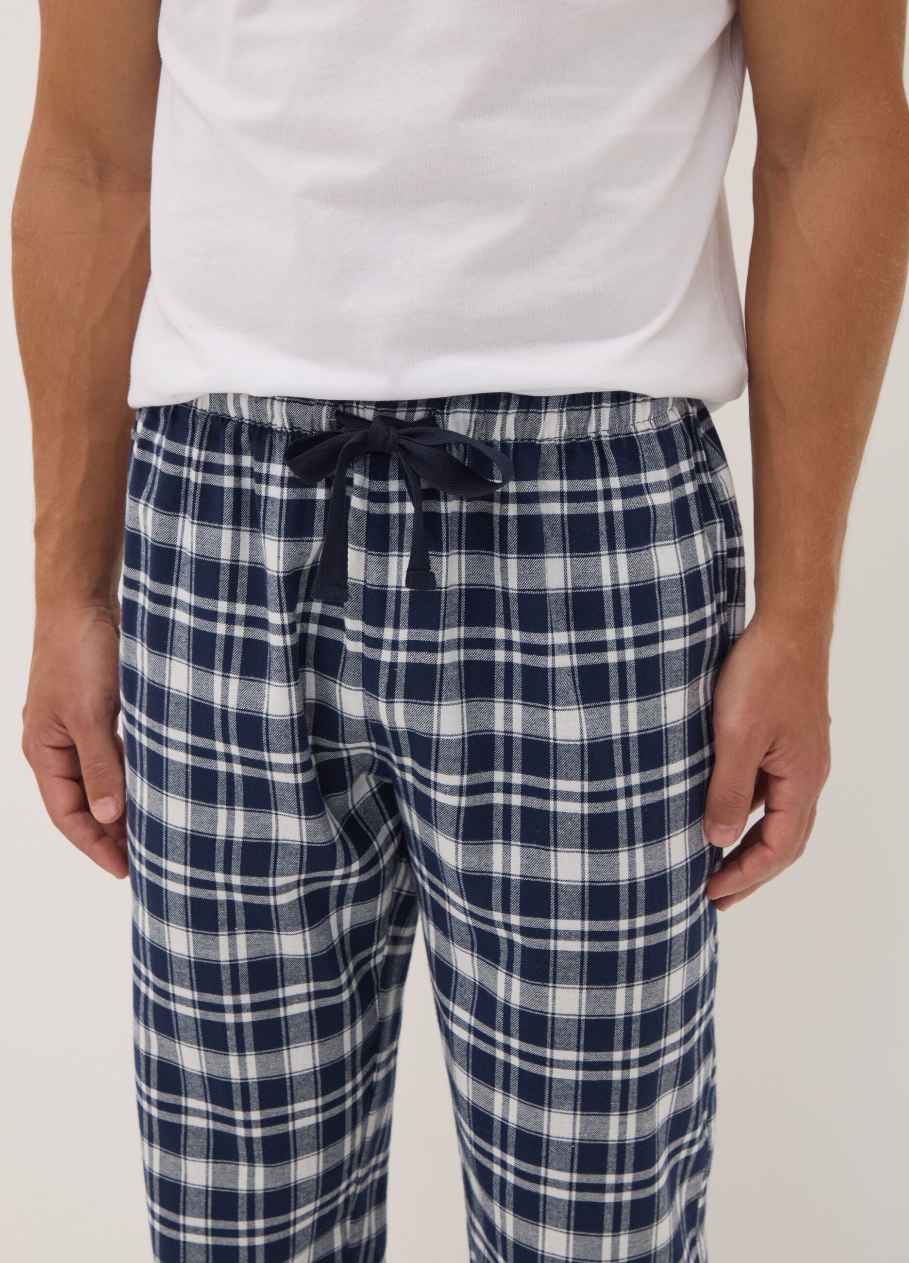 White and blue checked organic cotton flannel pyjama trousers