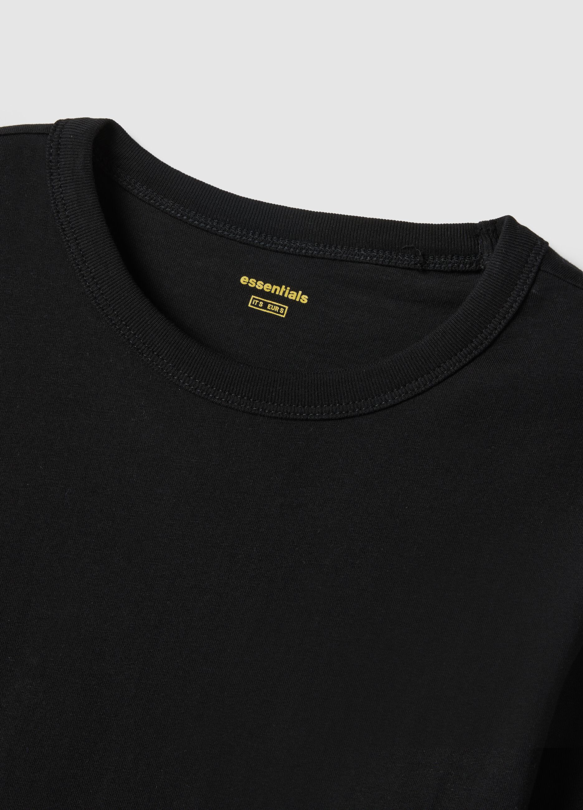 Camiseta de manga comprida preta em puro algod&atilde;o, corte regular