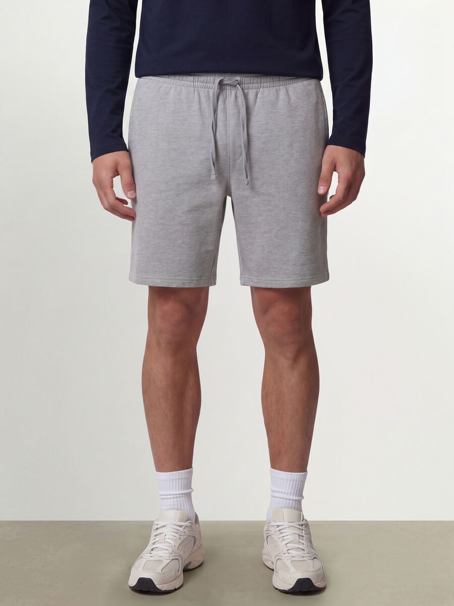 Grey cotton-blend shorts with elasticated waist, regular fit_1