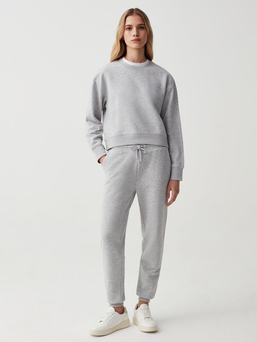 Essential sweatshirt with dropped shoulder_0