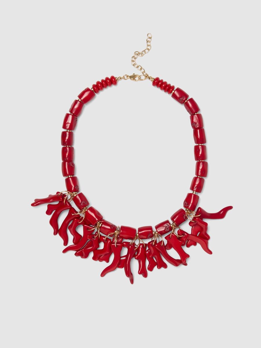 Red resin necklace with coral-shaped charms_0