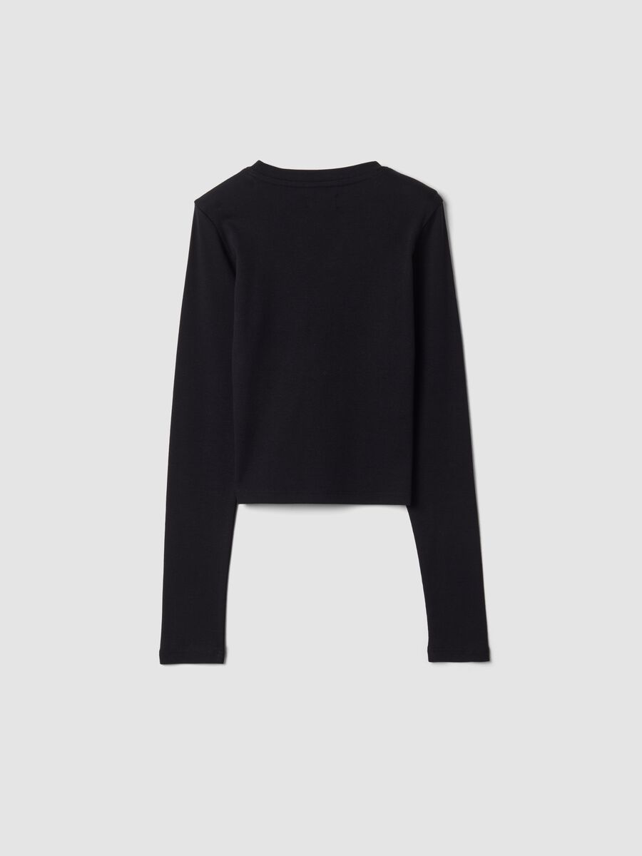 T-shirt nera in cotone elasticizzato con collo a costine slim fit_1