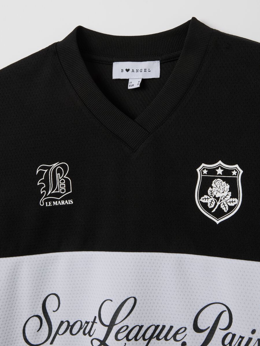 Black T-shirt with oversized fit_5