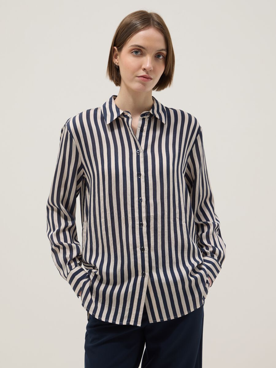 &Mu;&omicron;&nu;ό&chi;&rho;&omega;&mu;&eta; &rho;&iota;&gamma;έ &mu;&pi;&lambda;&omicron;ύ&zeta;&alpha; regular fit &mu;&epsilon; &kappa;&lambda;&alpha;&sigma;&iota;&kappa;ό &kappa;&omicron;&lambda;ά&rho;&omicron; &kappa;&alpha;&iota; &kappa;&omicron;&upsilon;&mu;&pi;&iota;ά_0