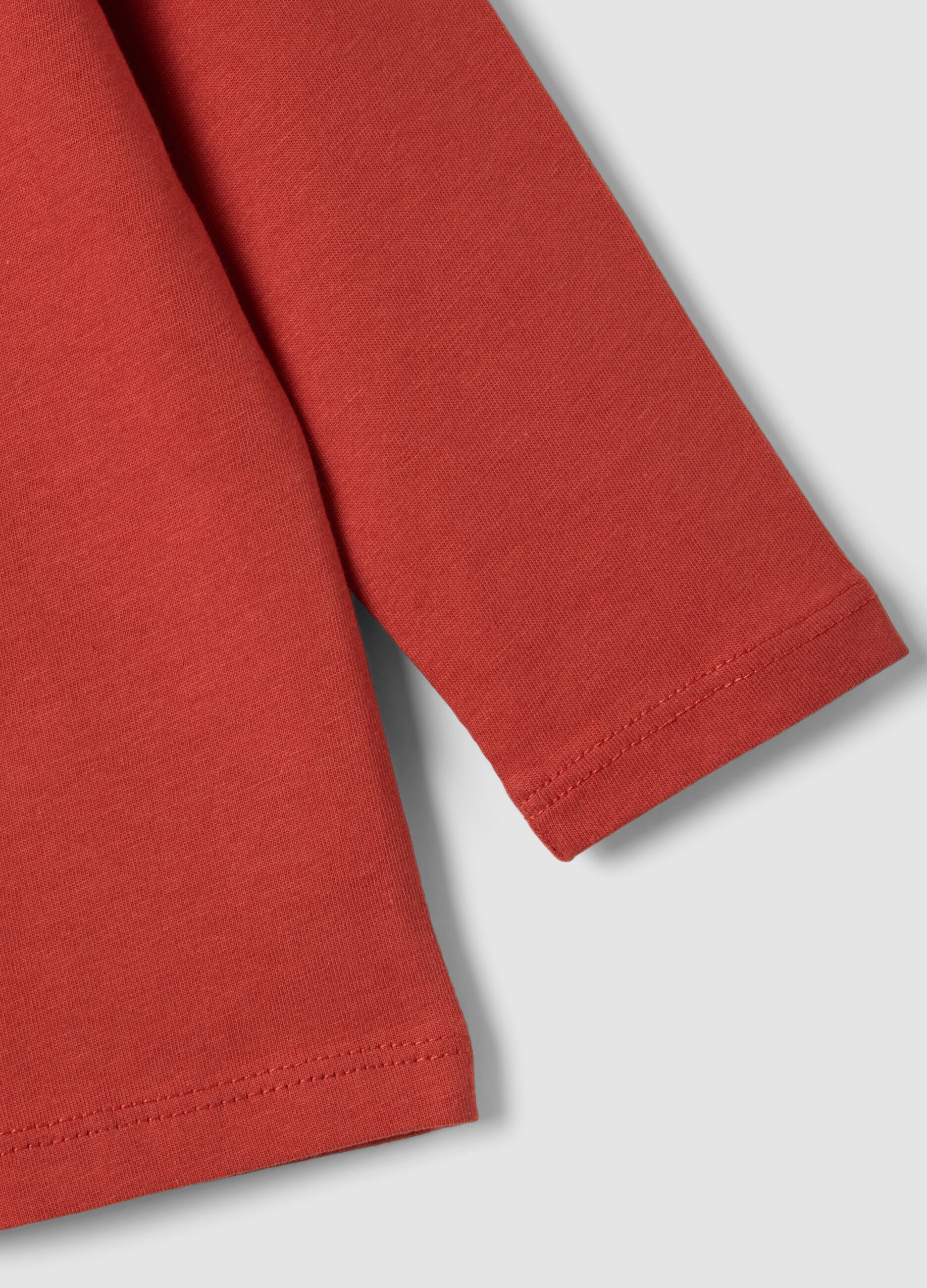 Maglietta rossa in puro cotone organico con girocollo