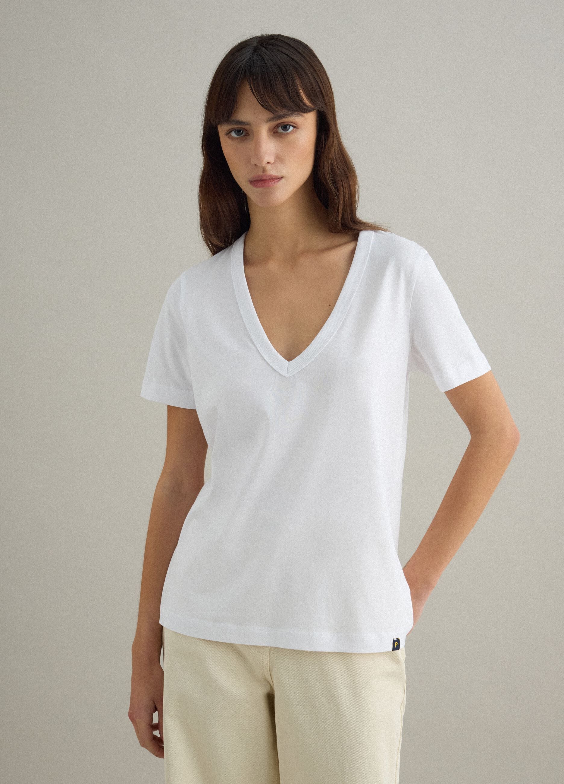 &Lambda;&epsilon;&upsilon;&kappa;ό t-shirt &alpha;&pi;ό &kappa;&alpha;&theta;&alpha;&rho;ό &beta;&alpha;&mu;&beta;ά&kappa;&iota; &kappa;&alpha;&nu;&omicron;&nu;&iota;&kappa;ή &epsilon;&phi;&alpha;&rho;&mu;&omicron;&gamma;ή &beta;&alpha;&theta;ύ V