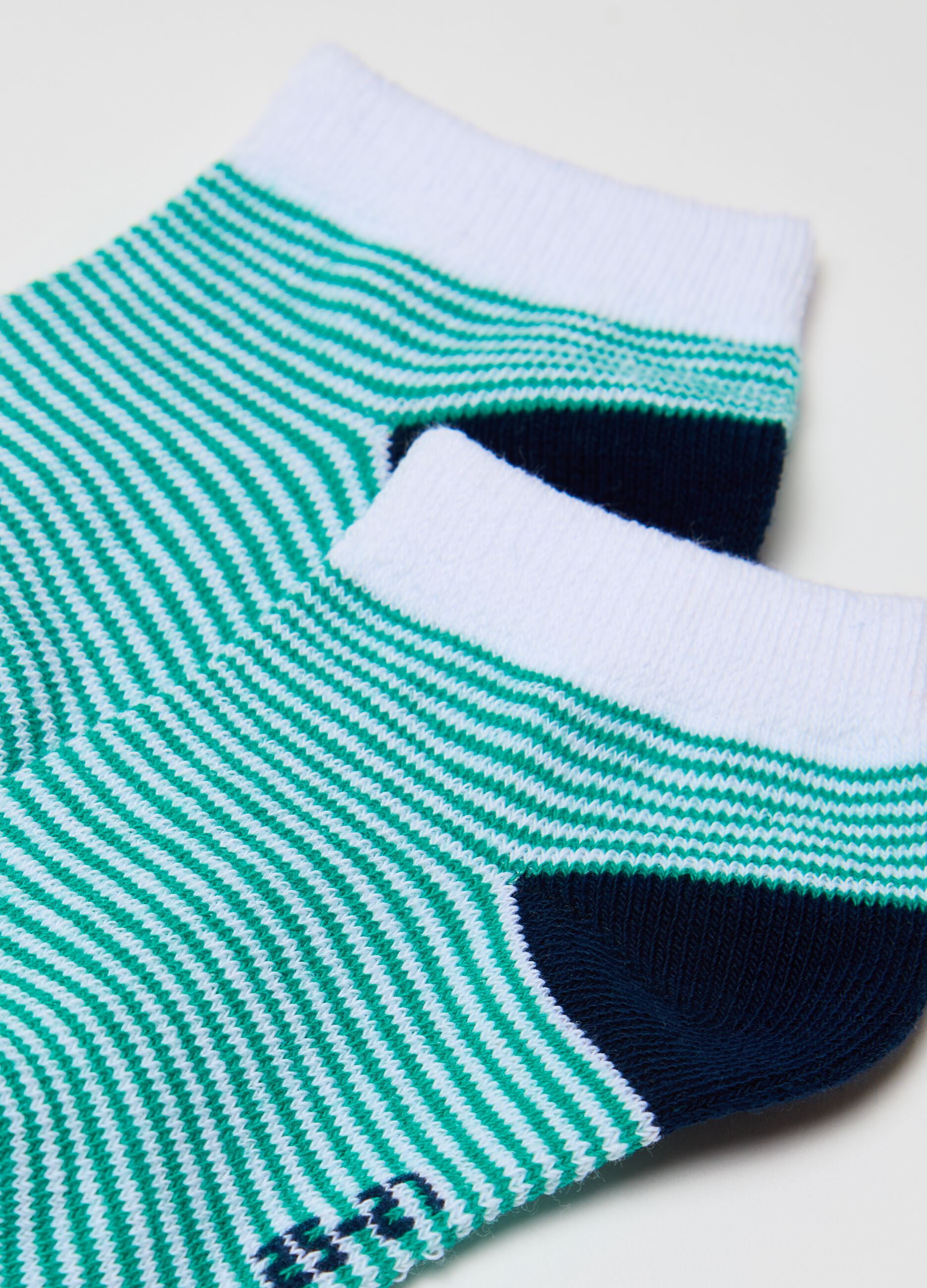 Seven-pair pack short socks with striped design