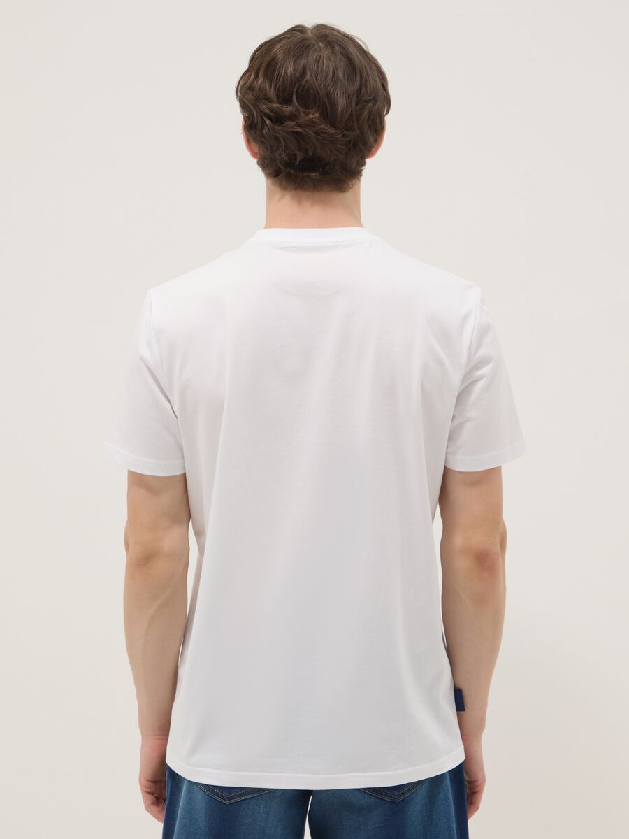 Wei&szlig;es T-Shirt aus reiner Baumwolle mit Print, Regular Fit_2