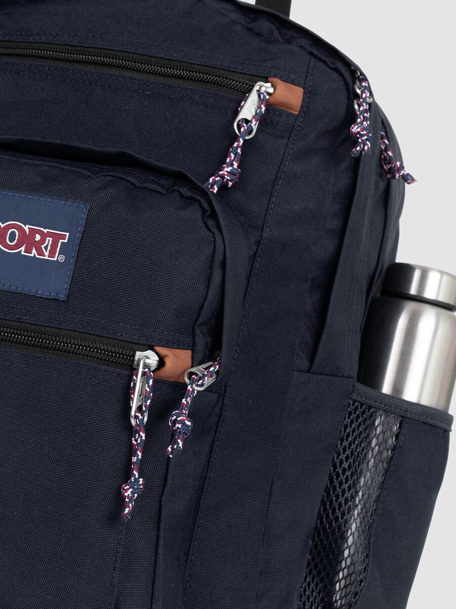 Zaino blu con fondo marrone e tasche esterne_4