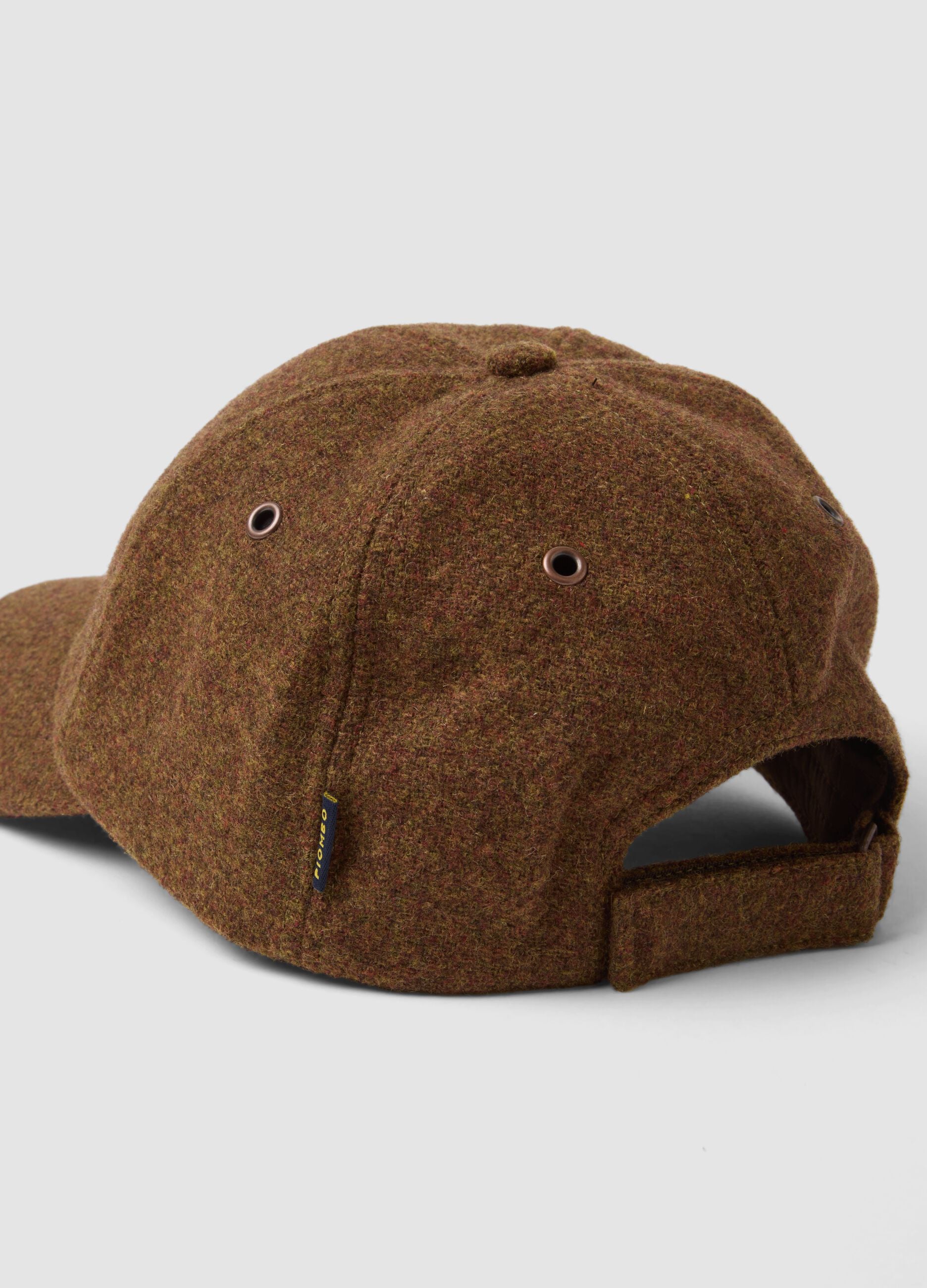 Brown wool and viscose blend cap