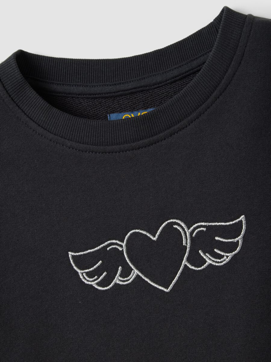 Black pure cotton crew-neck sweatshirt with heart print for girls_2