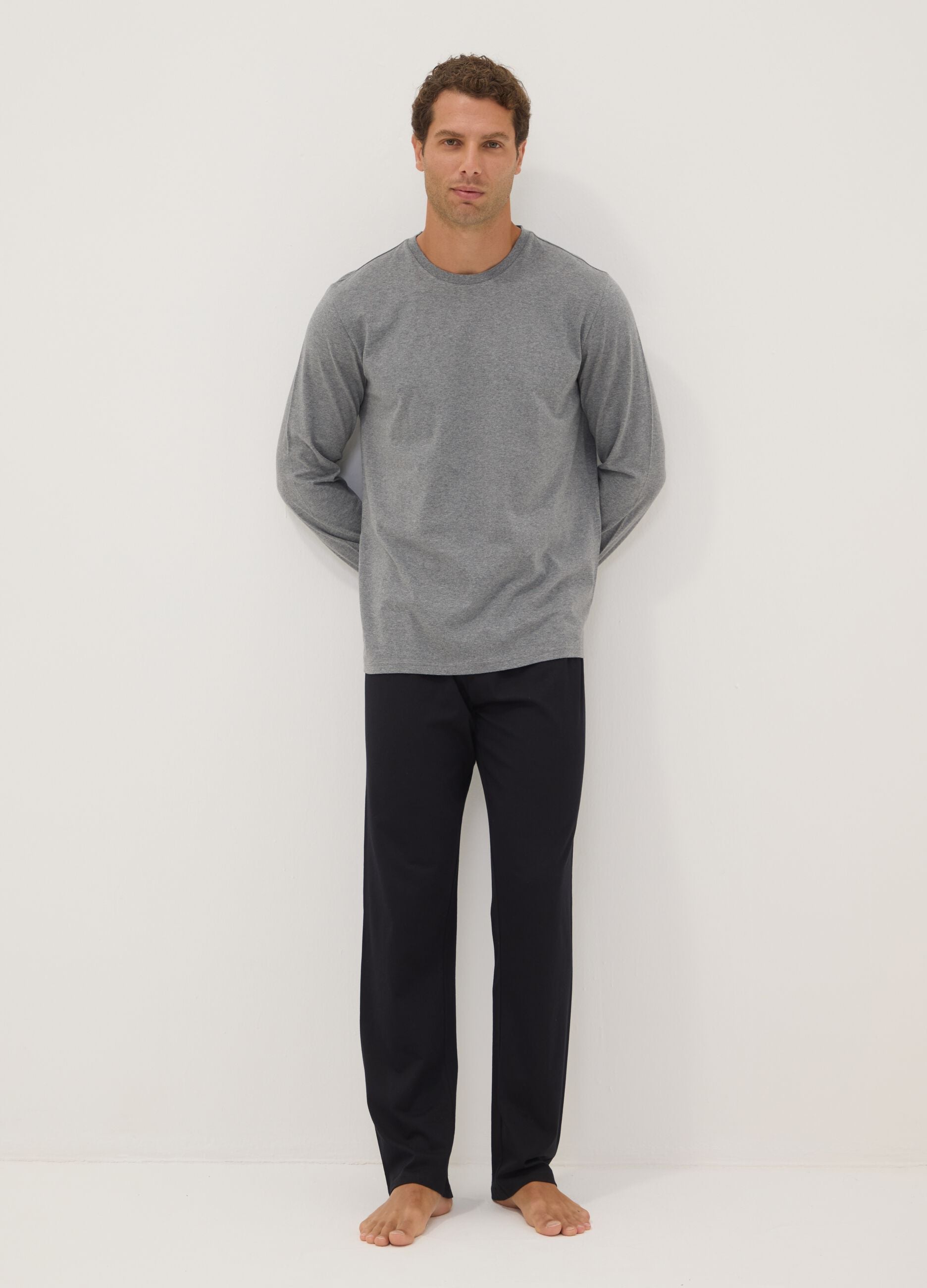 Grey organic cotton pyjamas with long-sleeved top