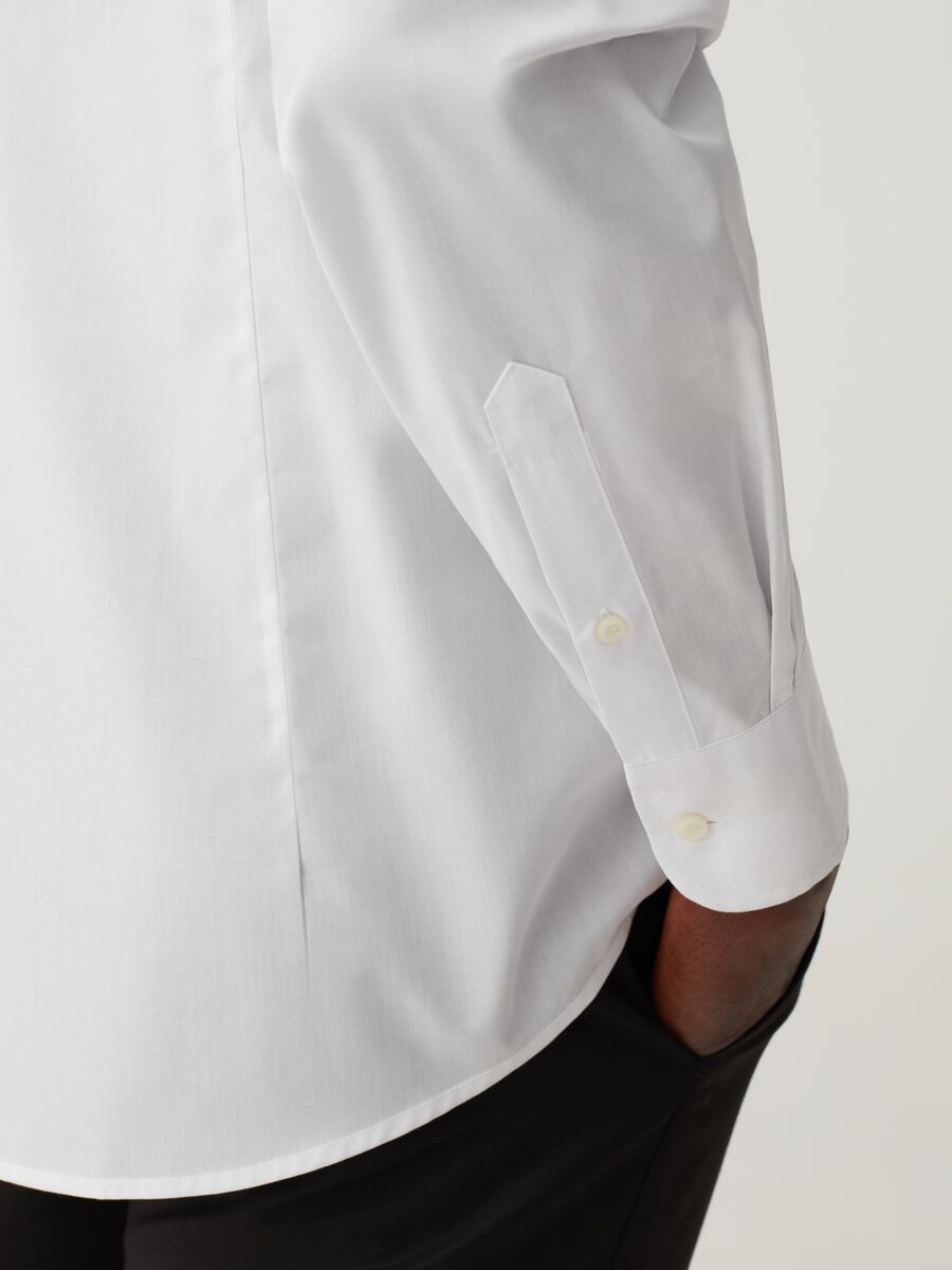 Slim-fit shirt with cut-away collar_3