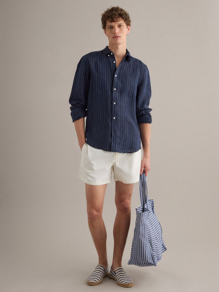 White swim shorts with elasticated waistband and drawstring_2