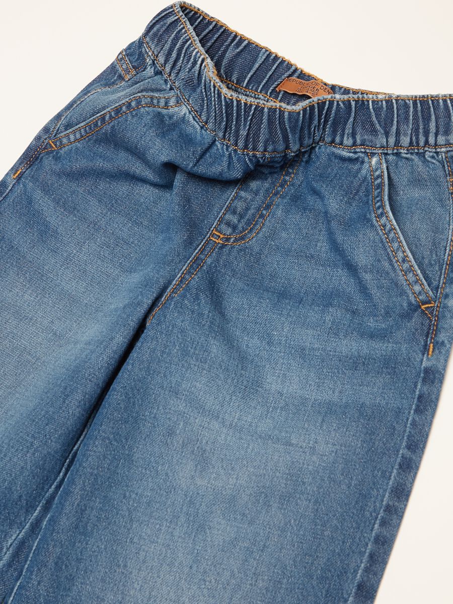 Cropped jeans with pockets_2