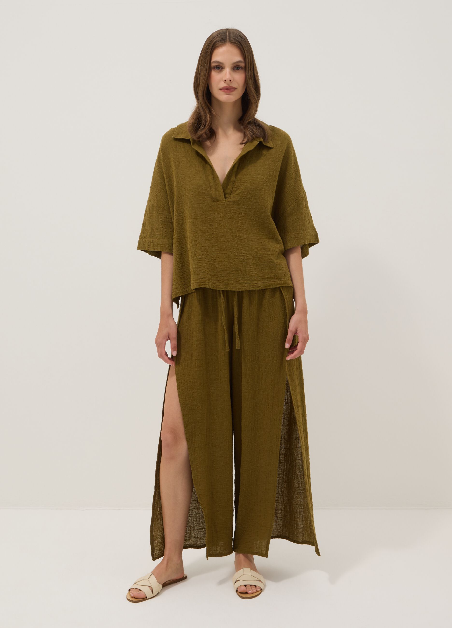 Short green pure cotton kaftan with V-neck