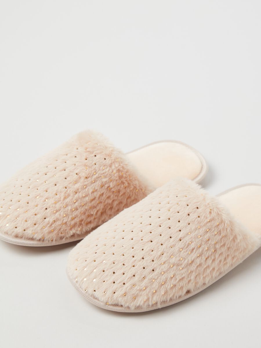 Slippers with foil polka dots_1