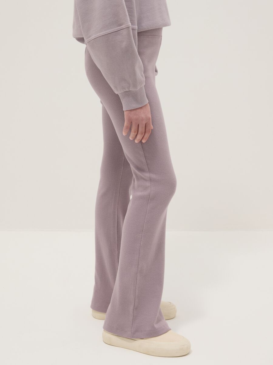 Purple regular fit stretch cotton leggings for girls_2