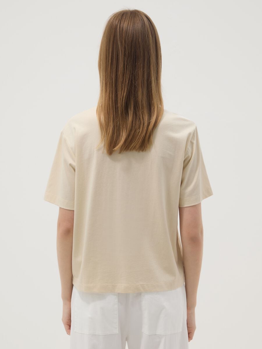 Beige short-sleeved pure cotton T-shirt with embroidery_3