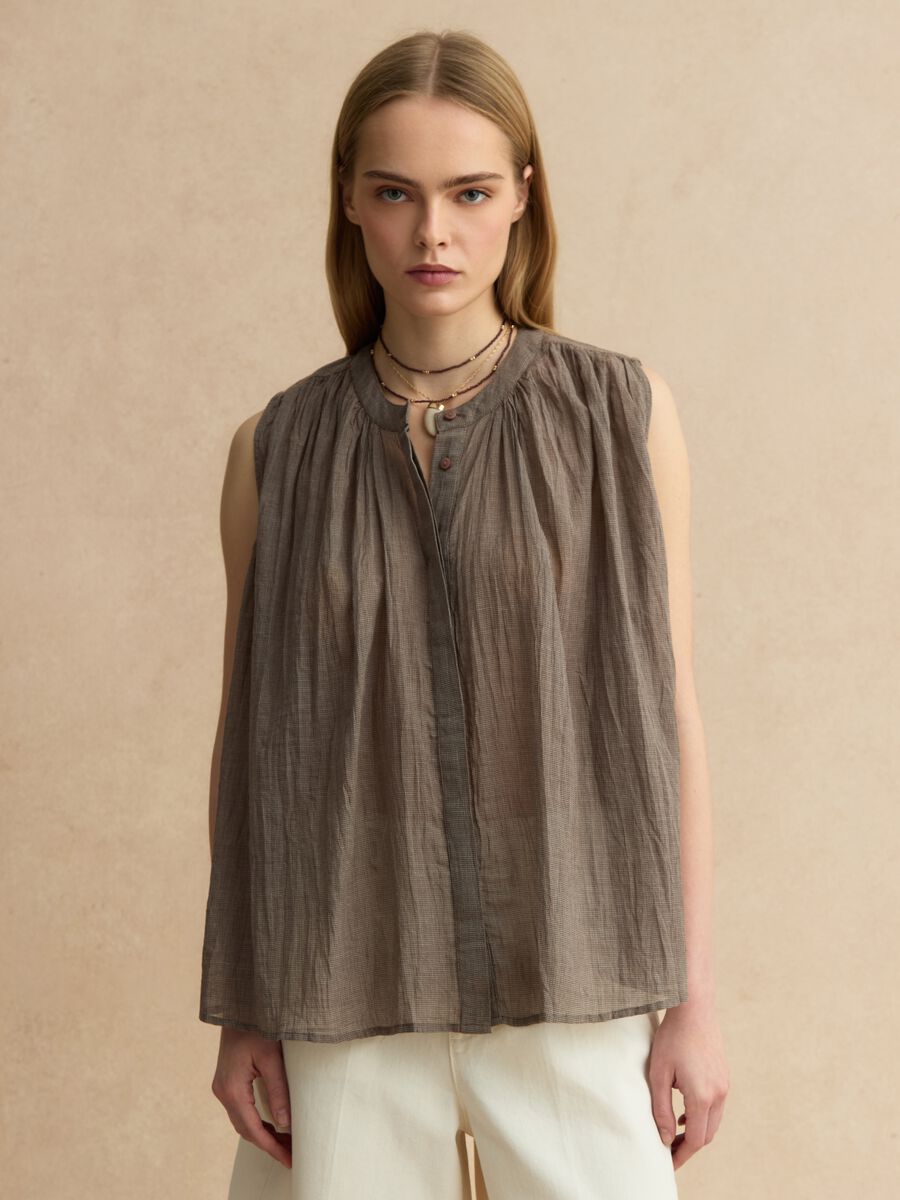 Braune &auml;rmellose Bluse aus reiner Baumwolle im Regular Fit_2