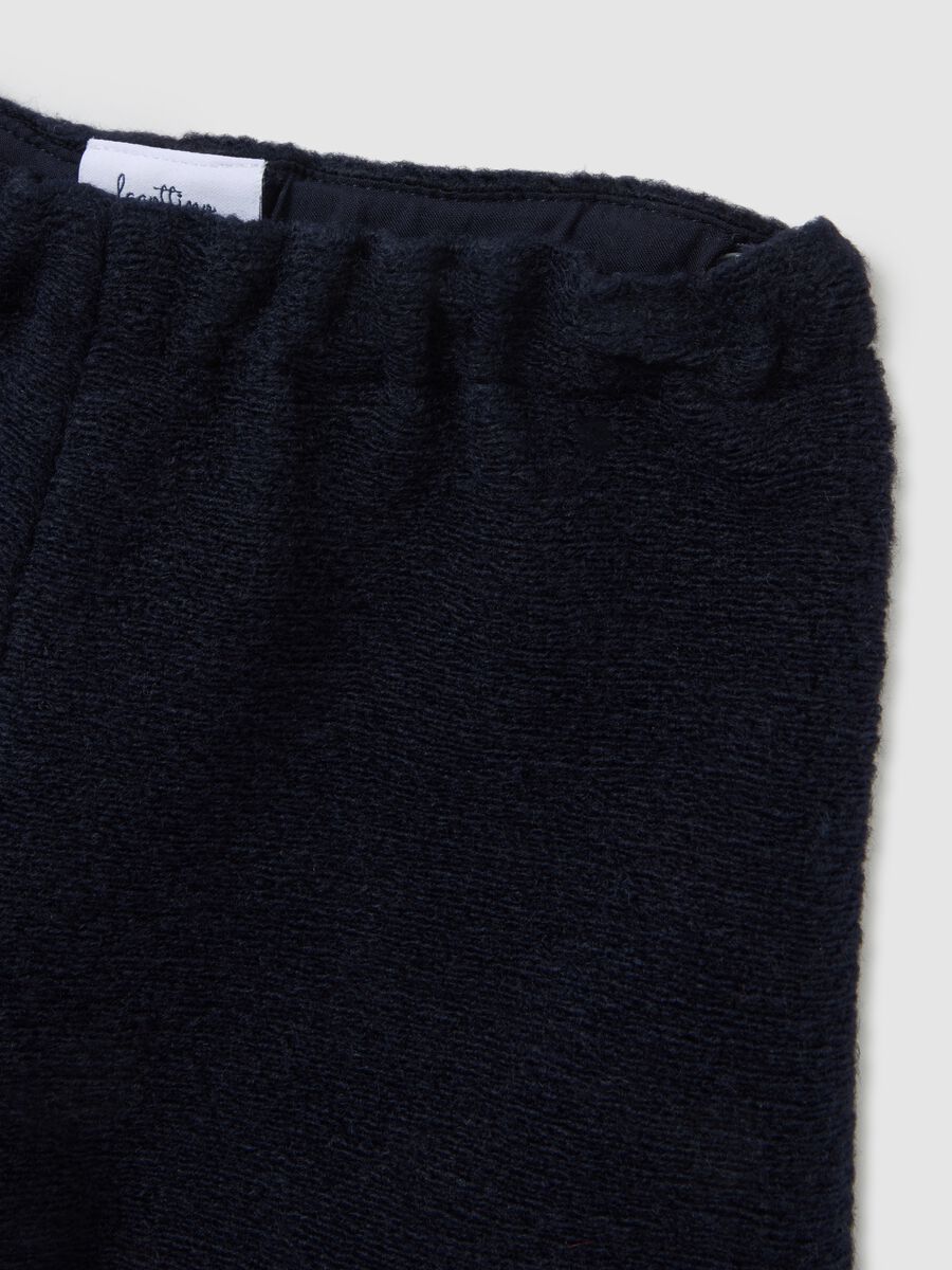 Girls' multicolour pullover and shorts set with festive detailing_3