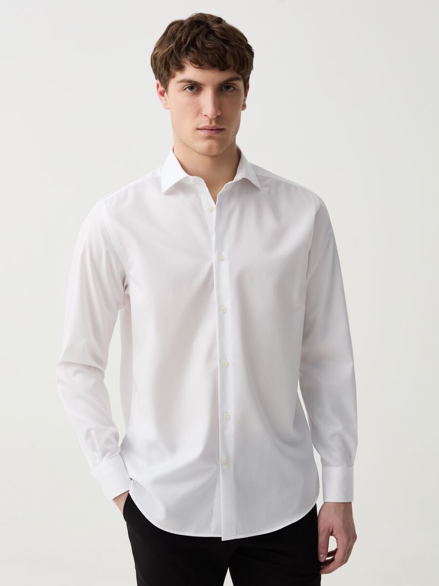 Camisa regular fit de algodón sin plancha_0