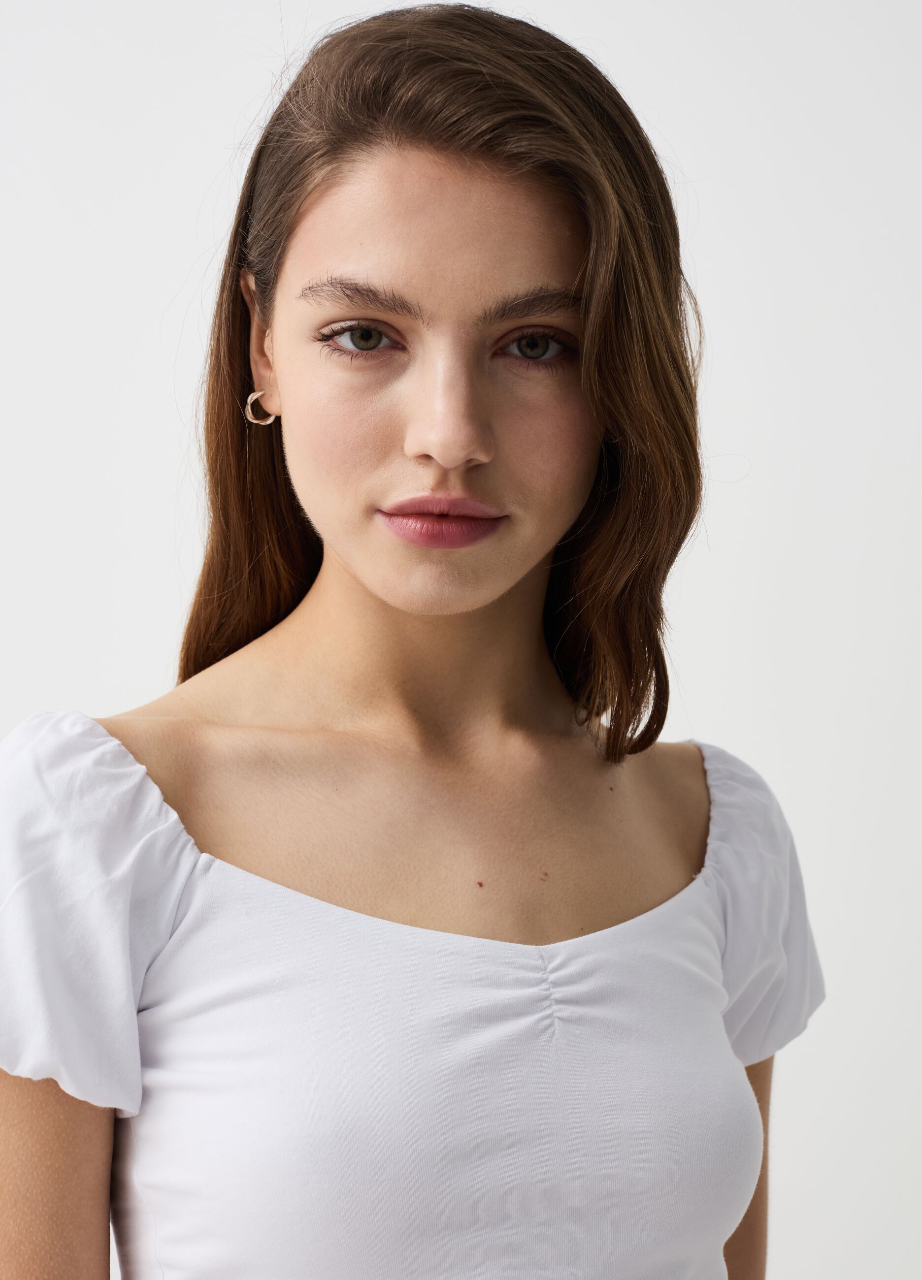 Crop T-shirt with puff sleeves