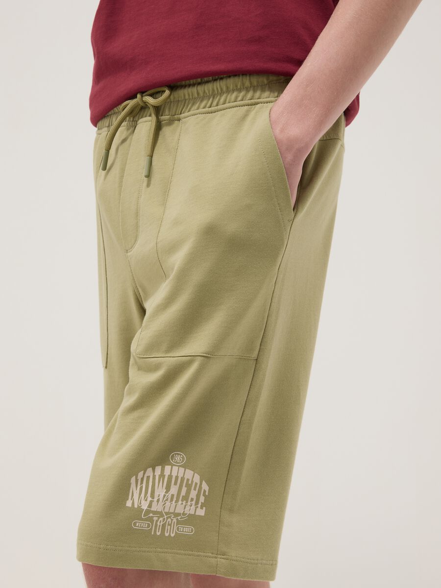 Green pure cotton jogger shorts for boys with elasticated waistband_2
