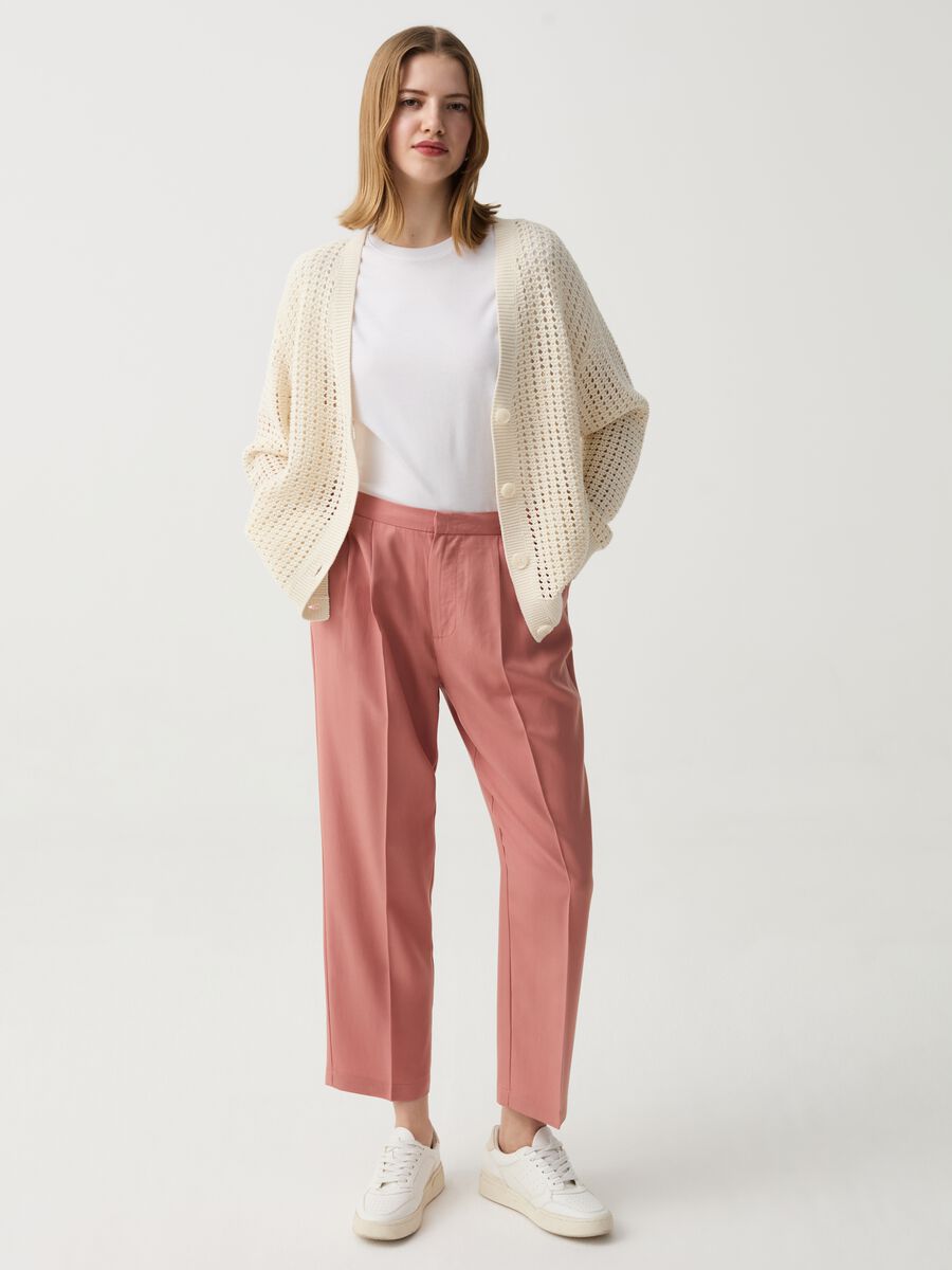 Cropped cigarette trousers with darts_0