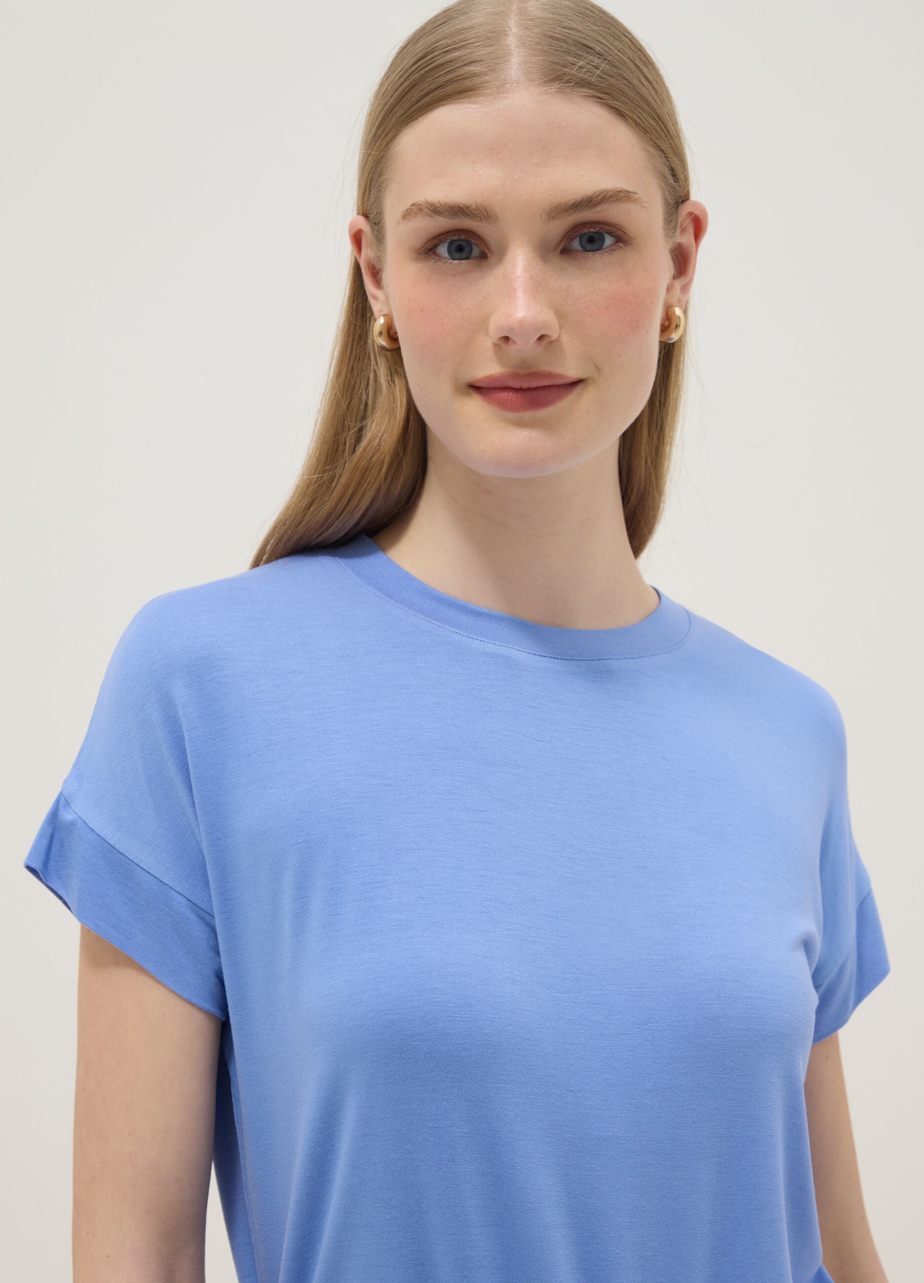 Light blue short-sleeve stretch viscose T-shirt