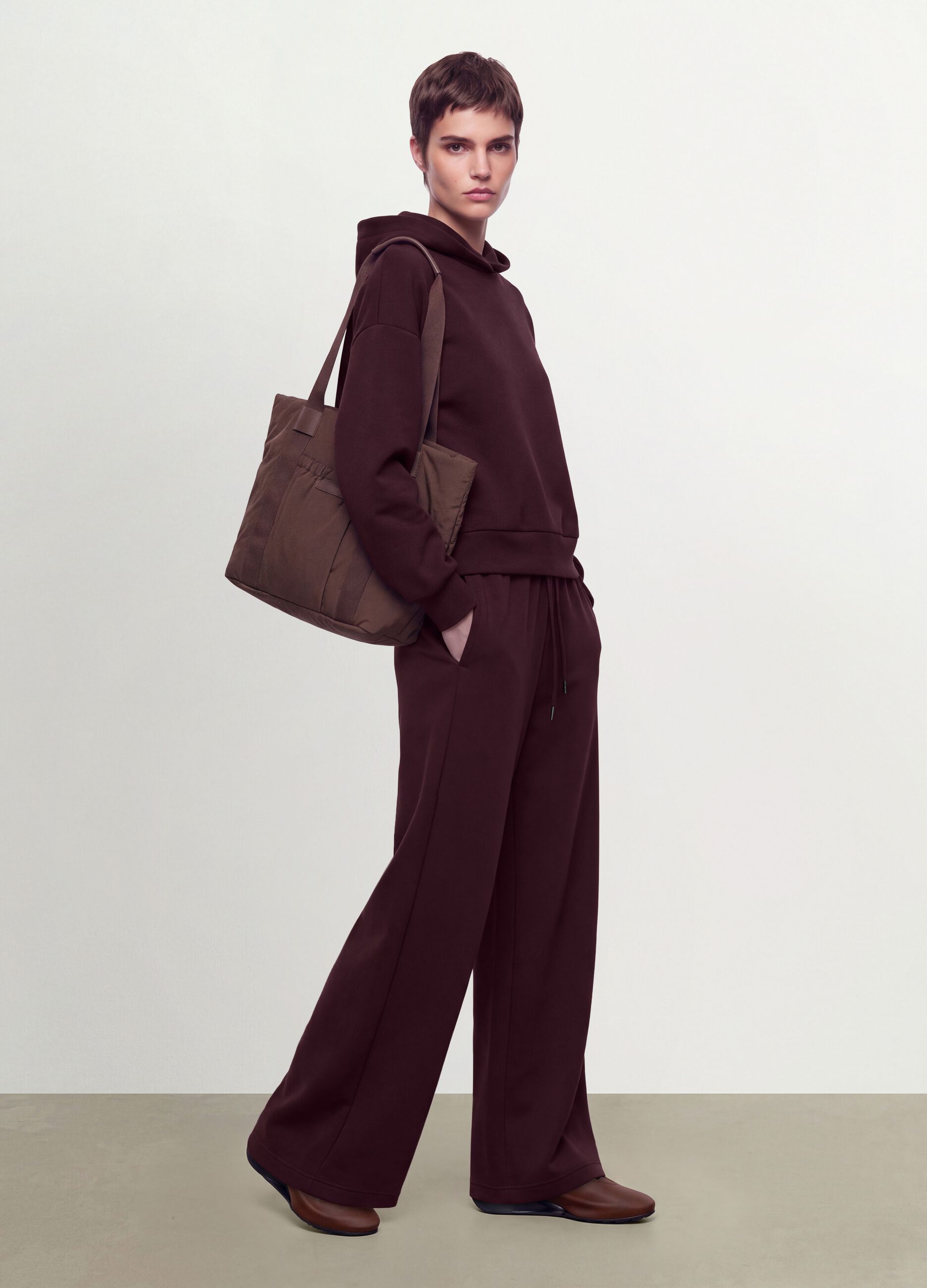 Violettes Sweatshirt aus elastischem Modal mit Rundhalsausschnitt