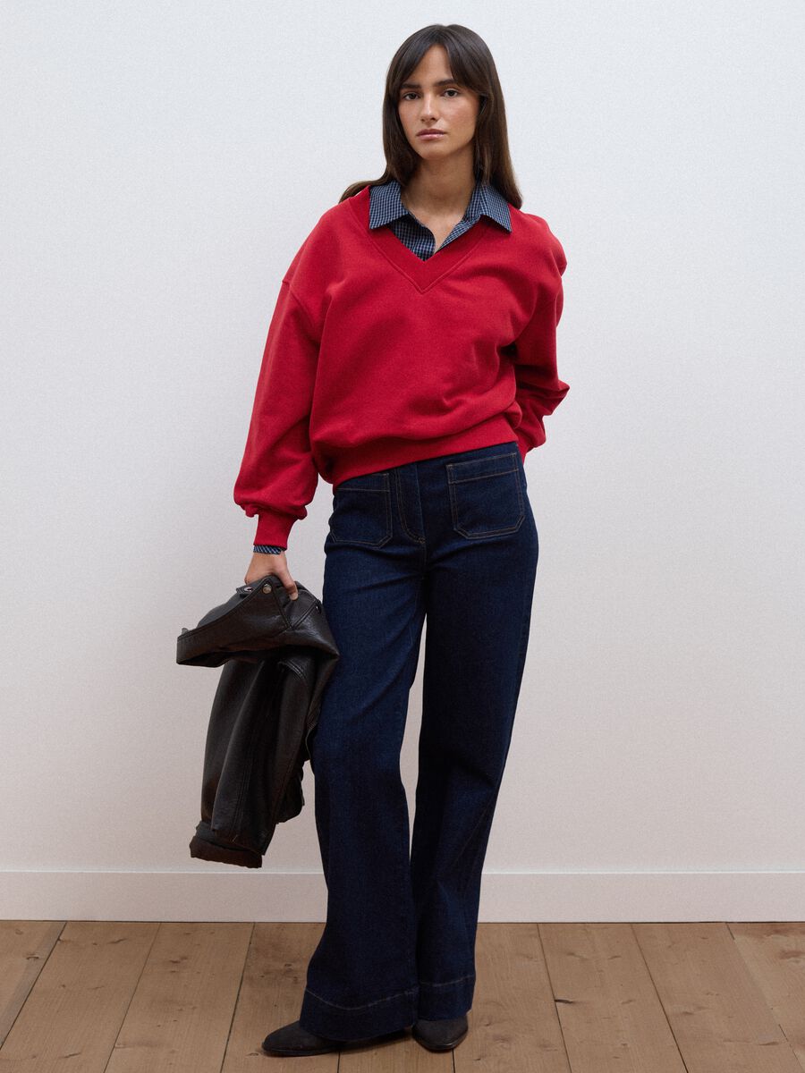 Red cotton-blend V-neck sweatshirt with oversized fit_2