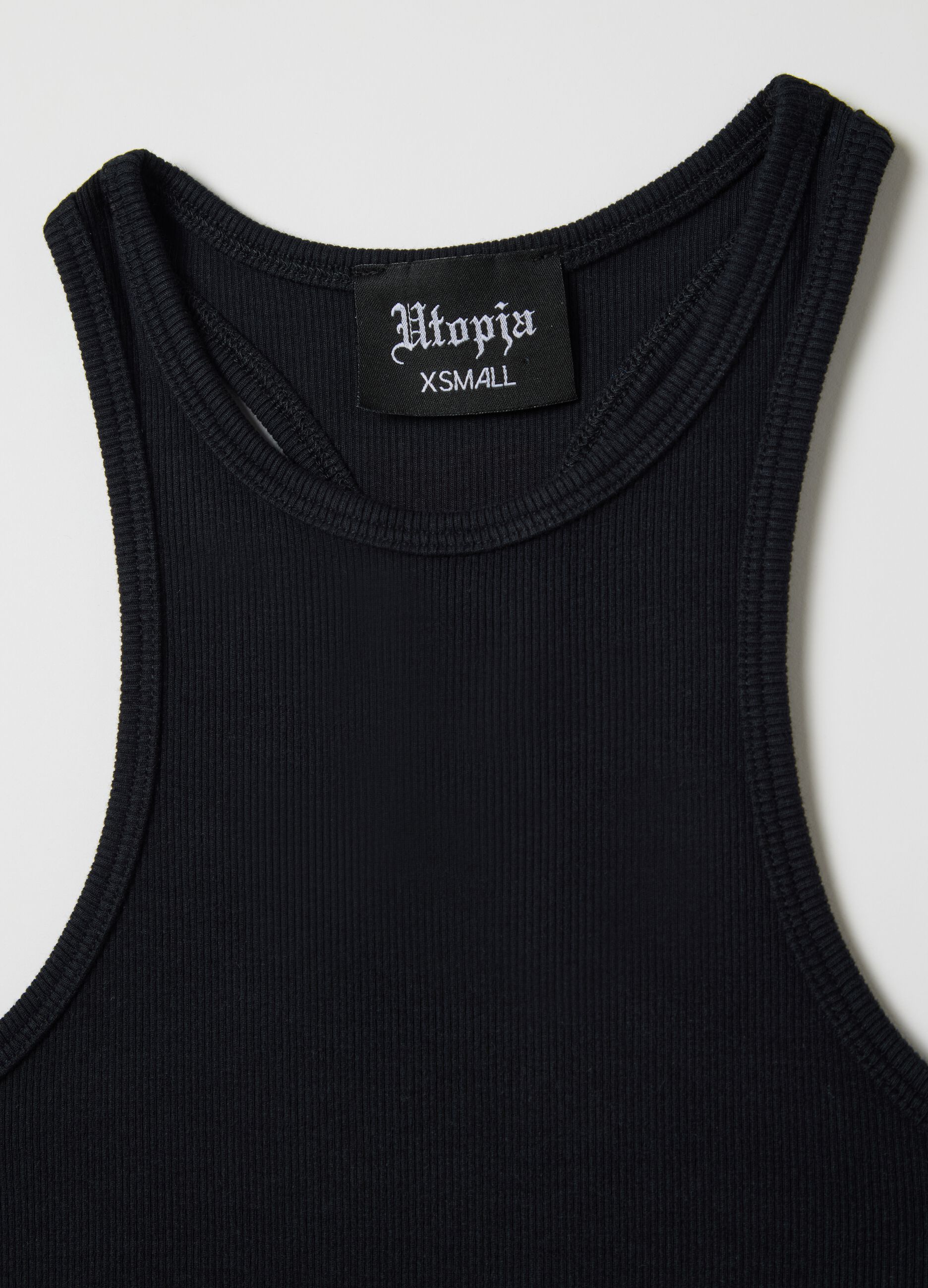 Schwarzes Tanktop mit Rundhalsausschnitt