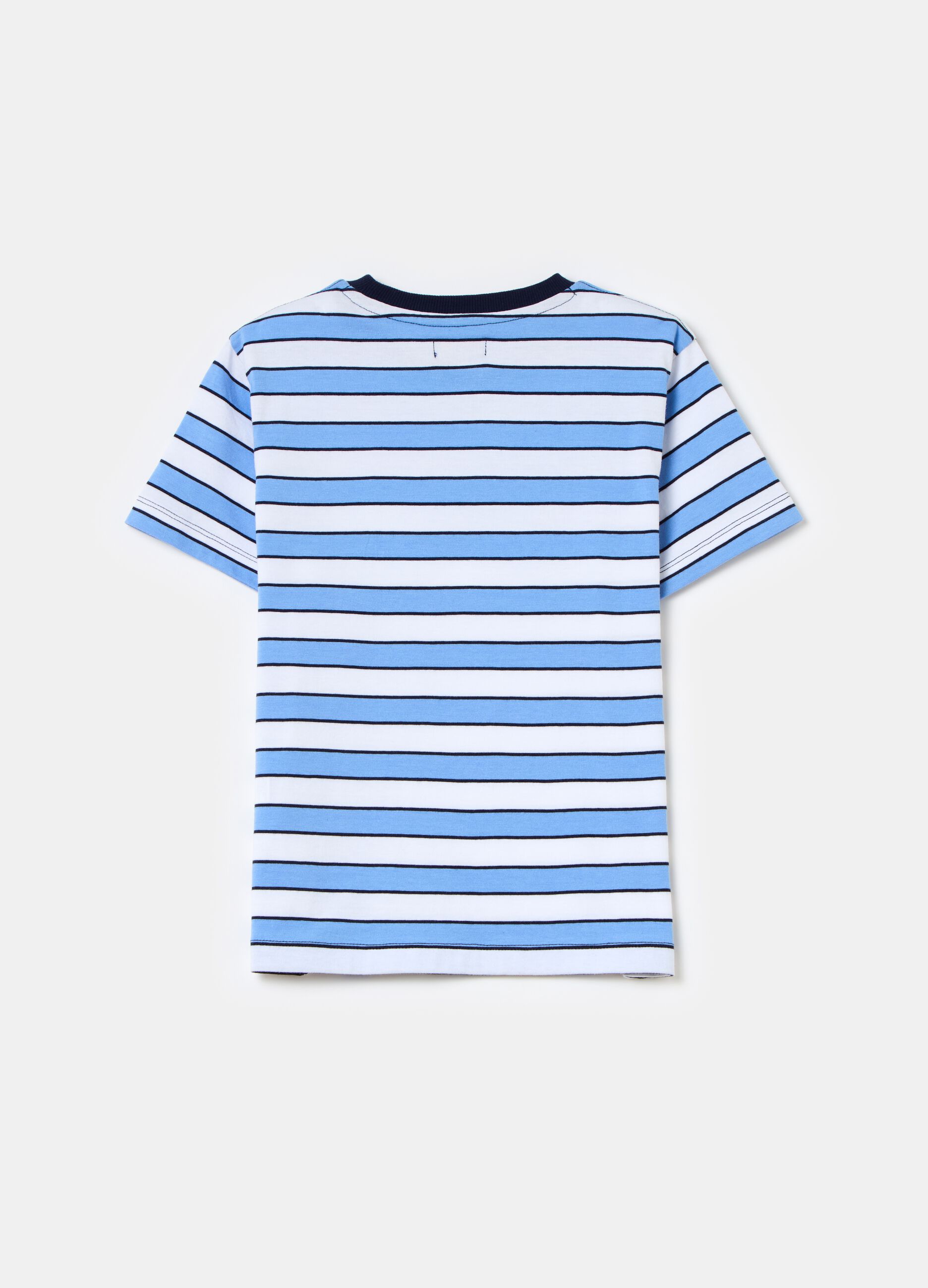 T-shirt with round neck and striped pattern
