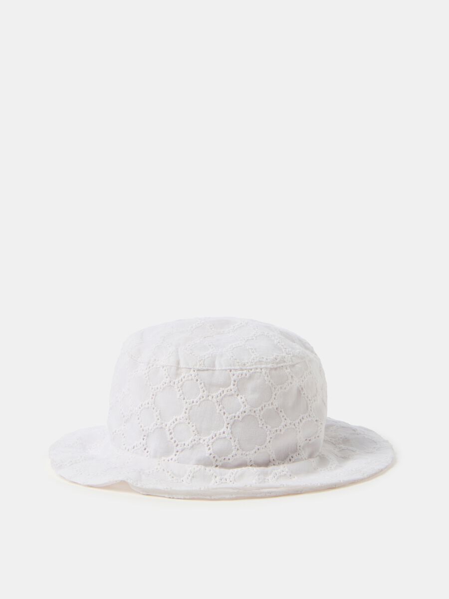 Hat in broderie anglaise_0