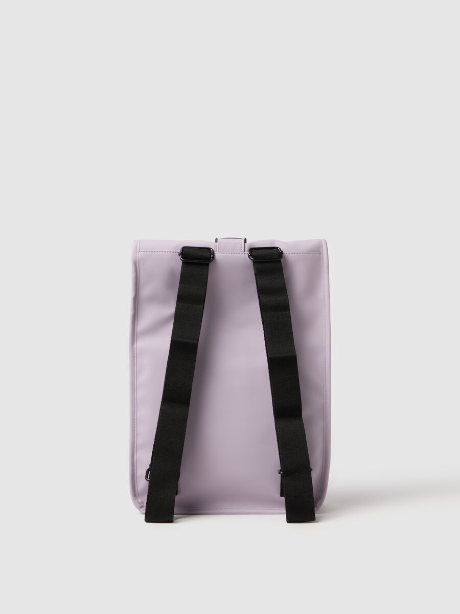 Mochila morada impermeable con cremallera y bolsillo frontal_1