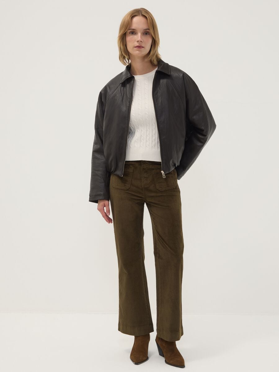 Pantaloni verdi flare in cotone e modal elasticizzato a coste_0