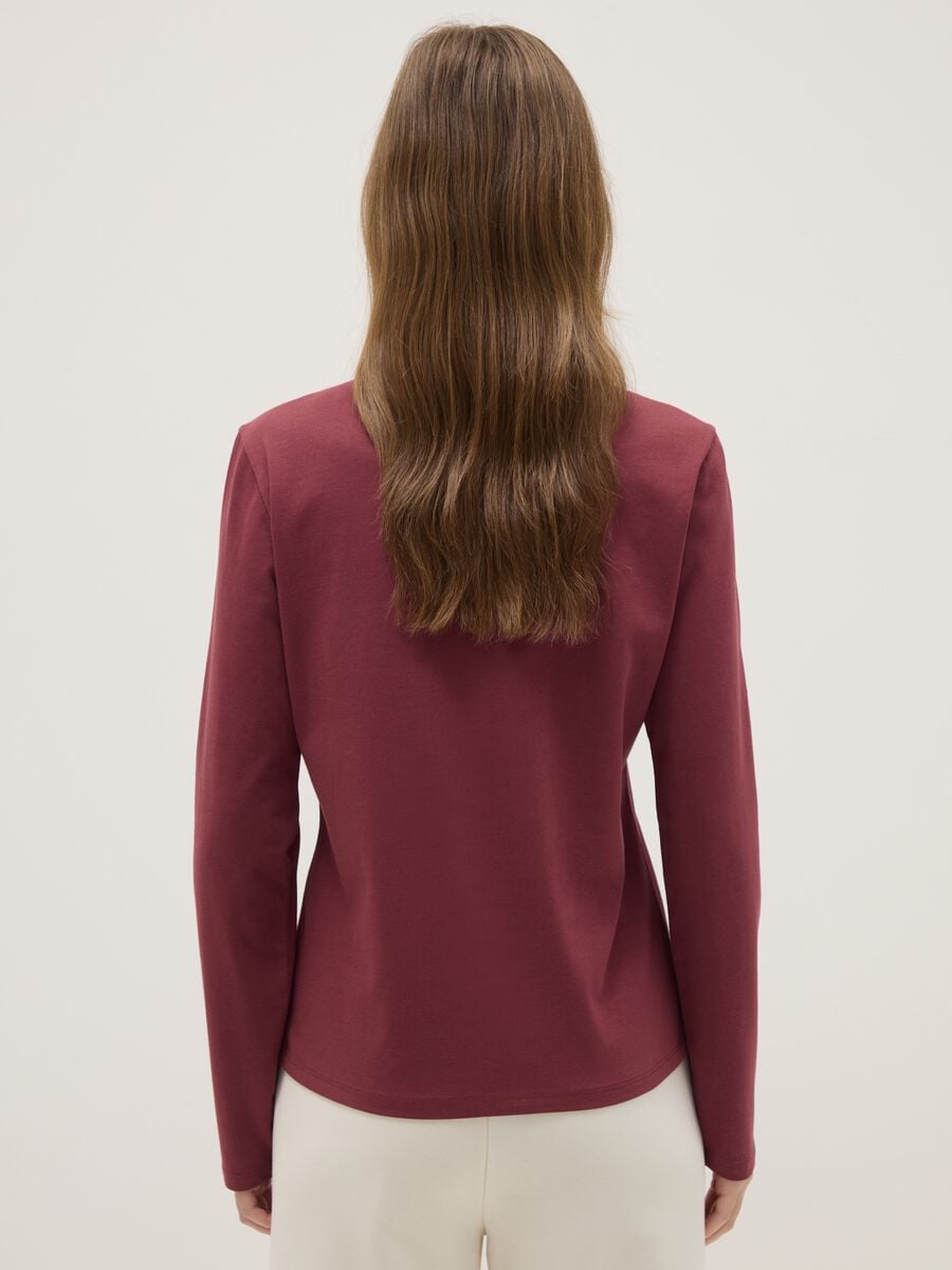 Long sleeve red T-shirt in pure cotton with regular fit_2