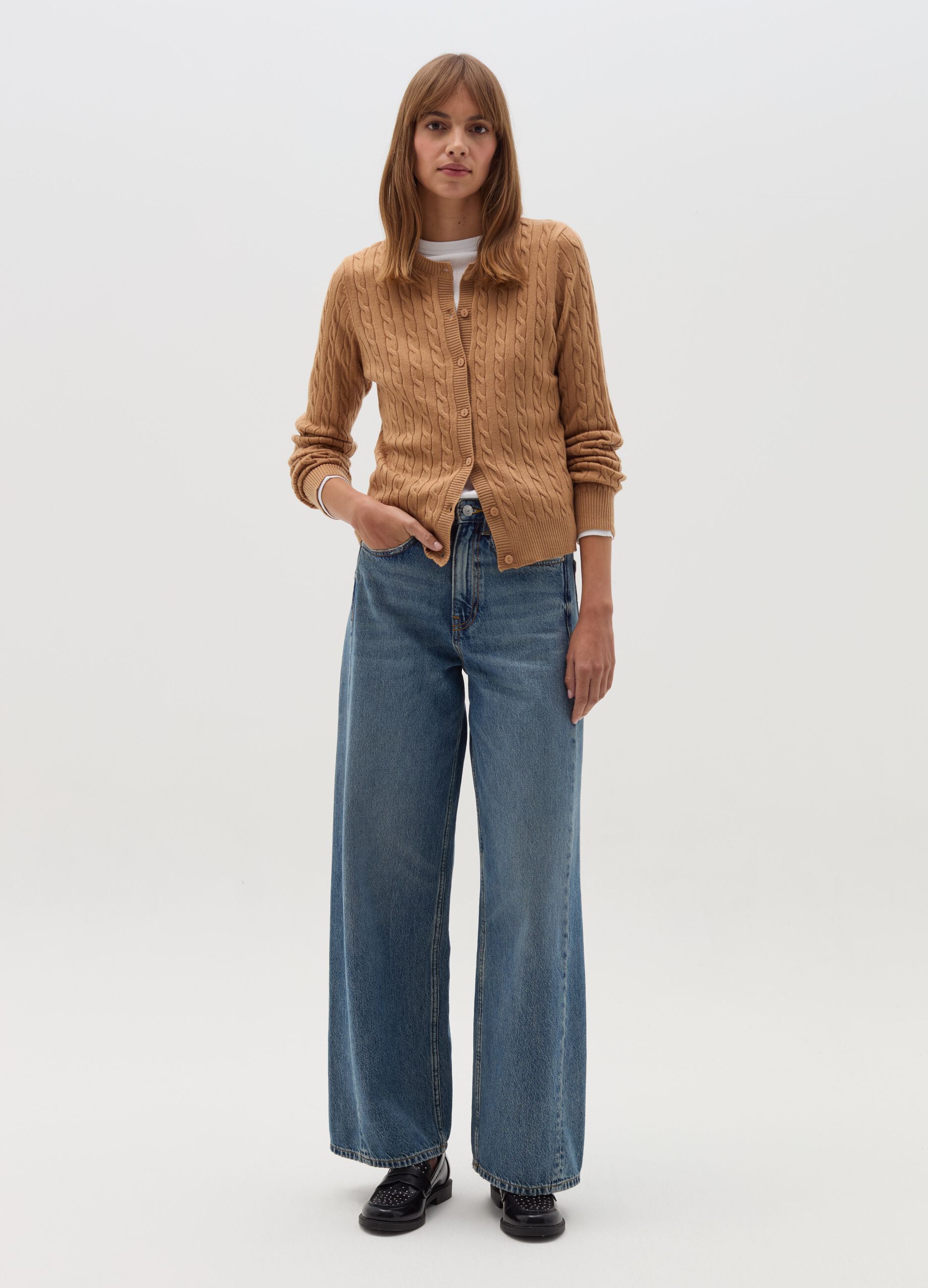 Ribbed cardigan with cable-knit design