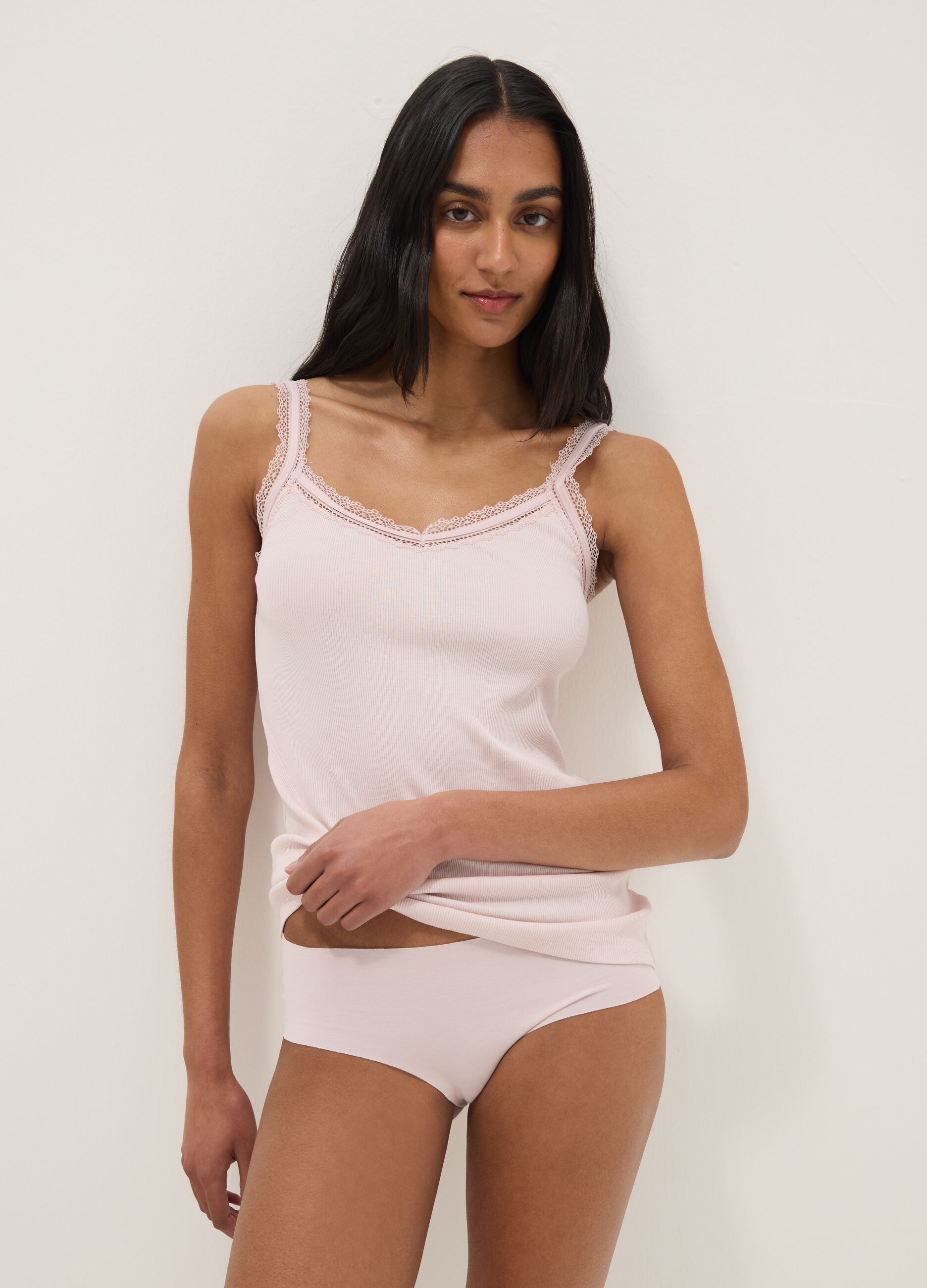 Regular fit pink pure cotton vest with lace trim